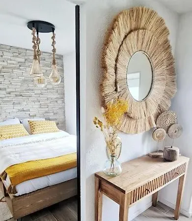 4-pieds Cite - Barbacane - Historique - Romantique - Clim Apartment